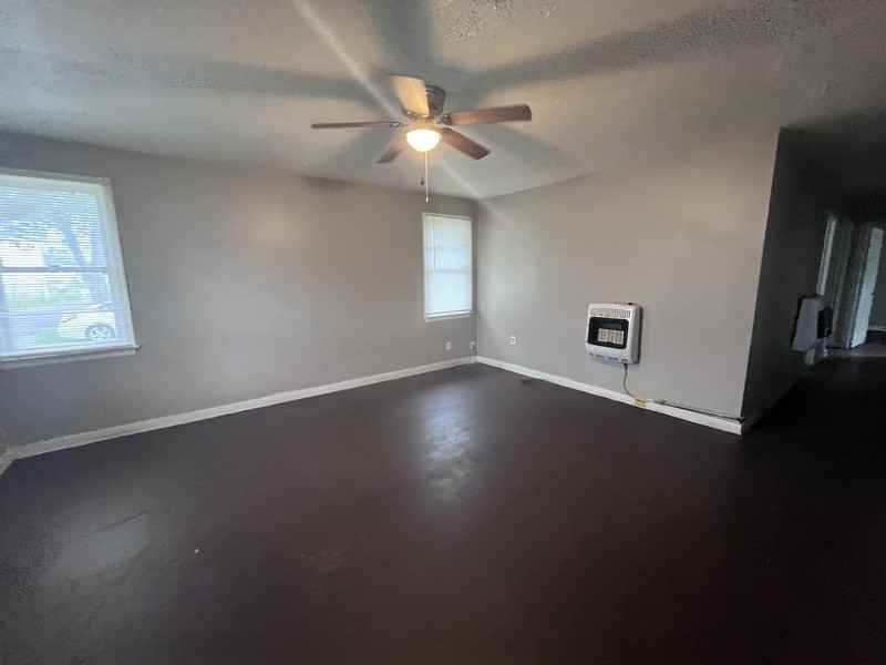 217 17th St N - Photo 2 of 9