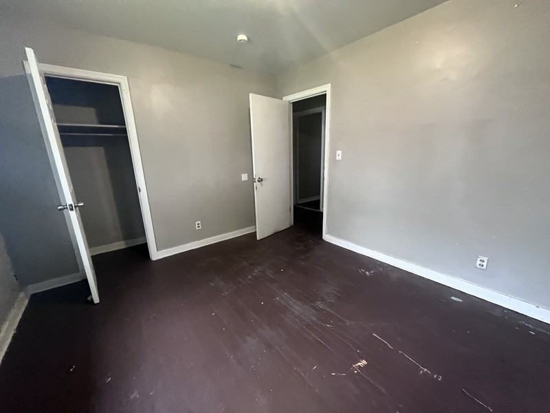 217 17th St N - Photo 4 of 9