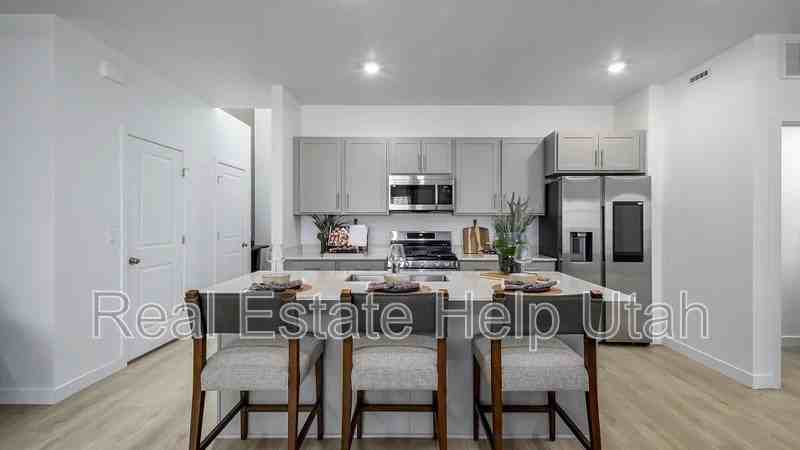 1565 W Charmer Ln - Photo 5 of 22