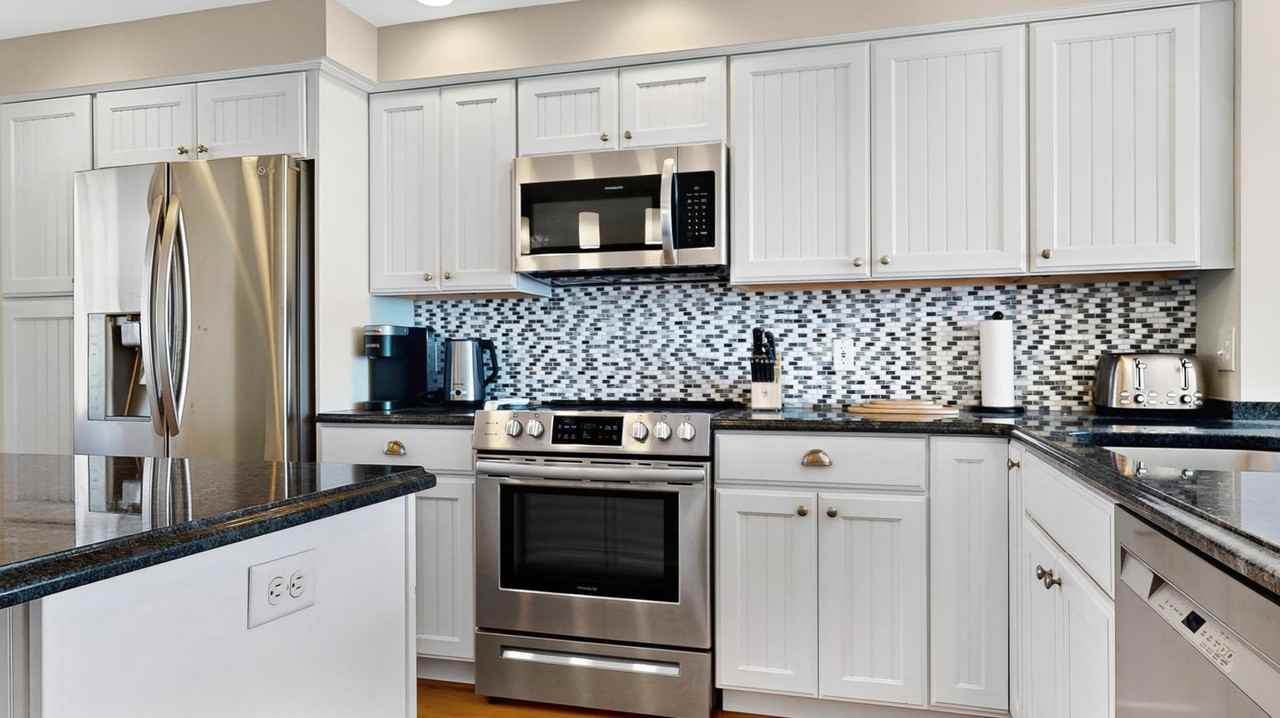 47 King St #2 - Photo 7 of 9