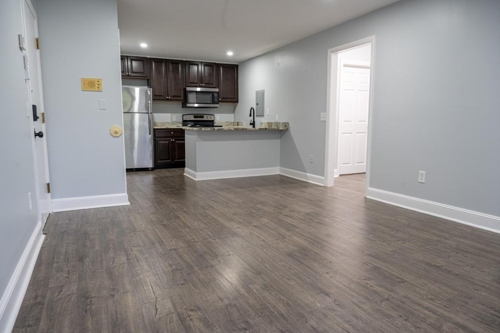 225 S Main St #7 - Photo 2 of 27