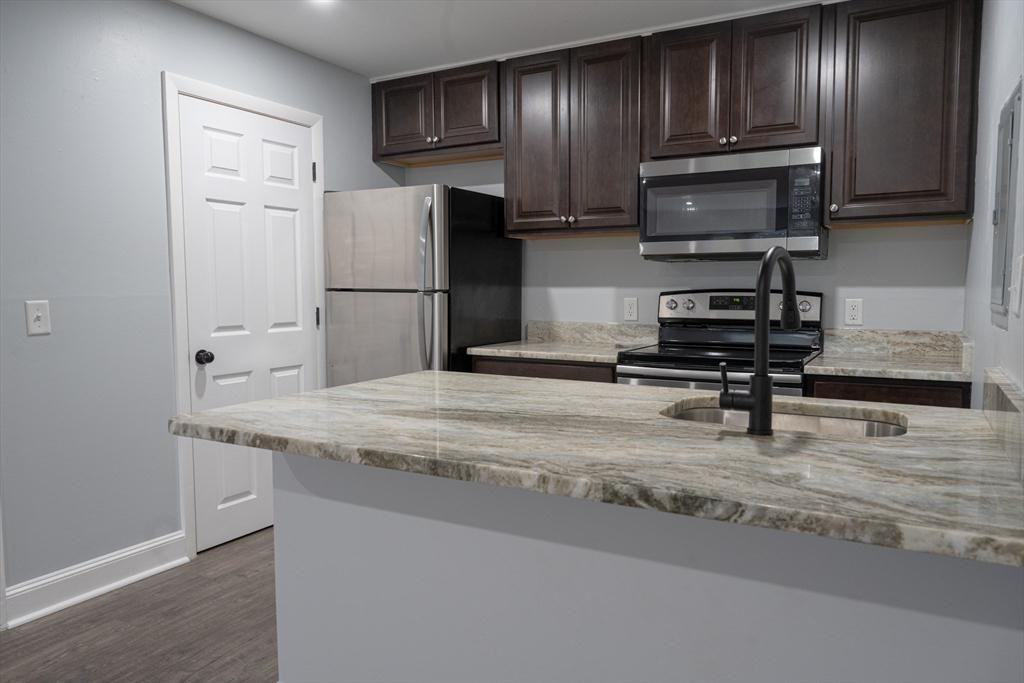 225 S Main St #7 - Photo 3 of 27