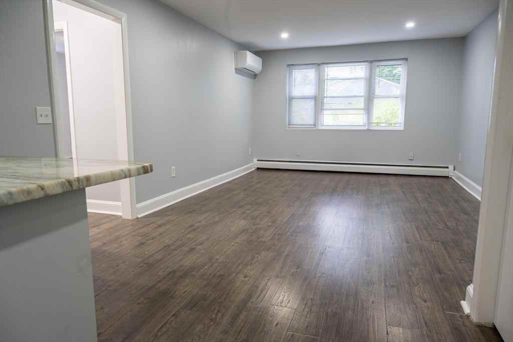 225 S Main St #7 - Photo 6 of 27