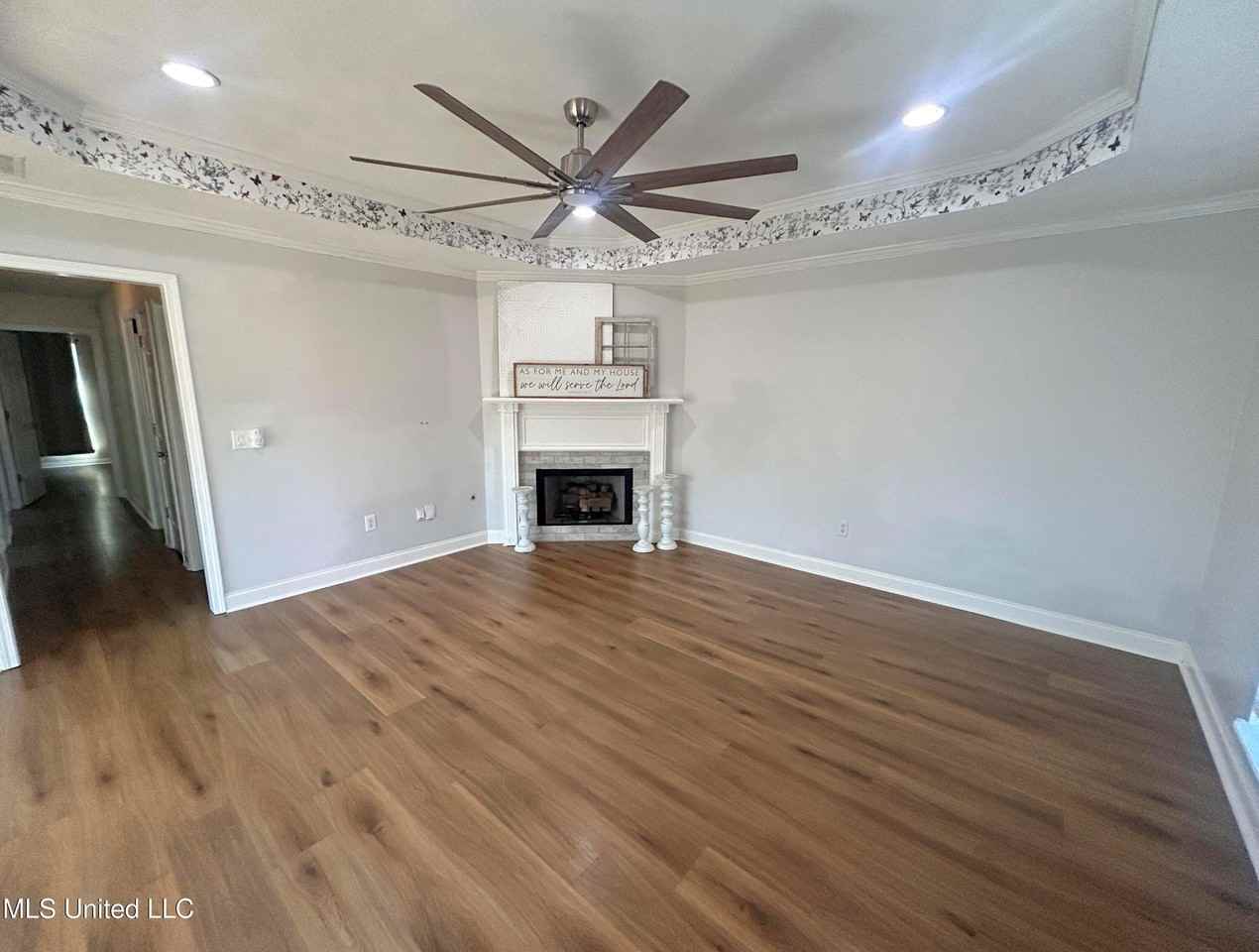 575 Oak Ridge Way - Photo 4 of 29