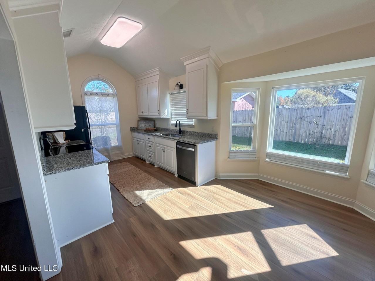 575 Oak Ridge Way - Photo 7 of 29