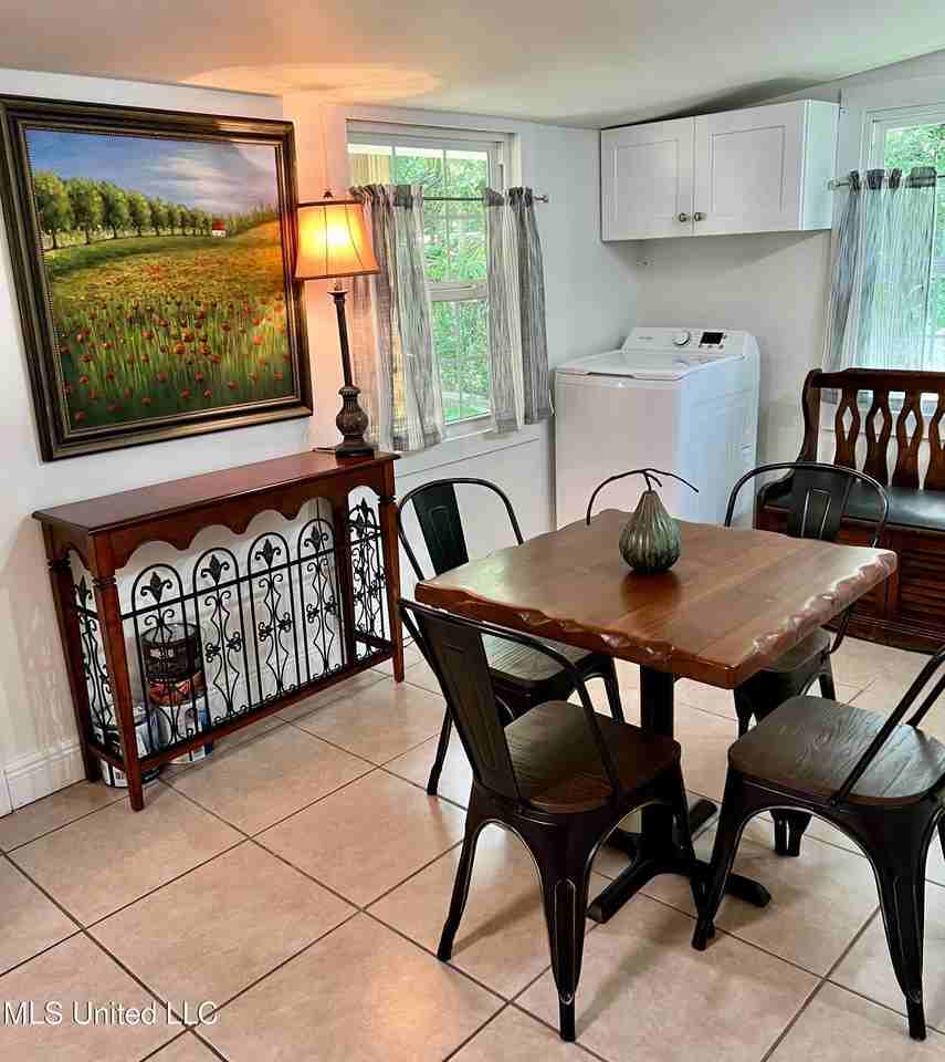 436 State St - Photo 3 of 27