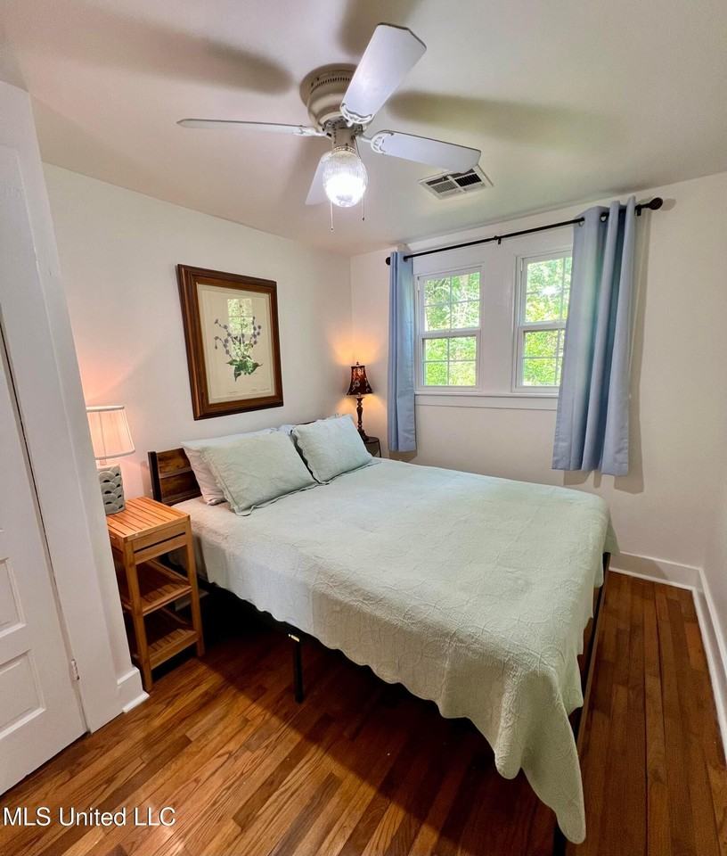 436 State St - Photo 4 of 27