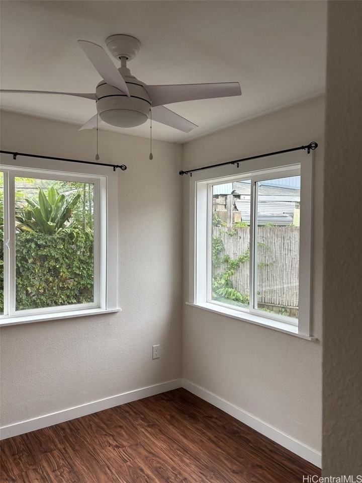 1645 Kamehameha Iv Rd Apt A - Photo 4 of 11