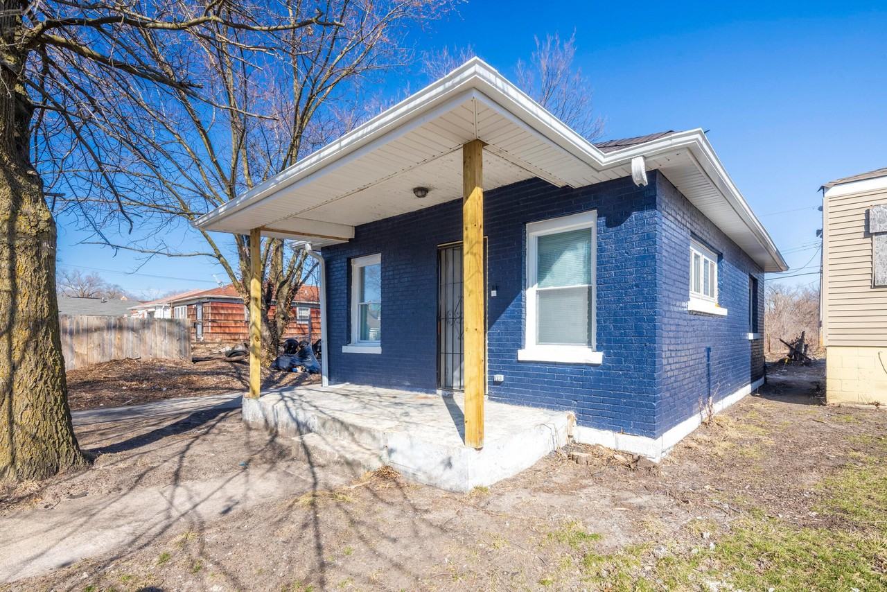 2549 Fillmore St - Photo 2 of 17