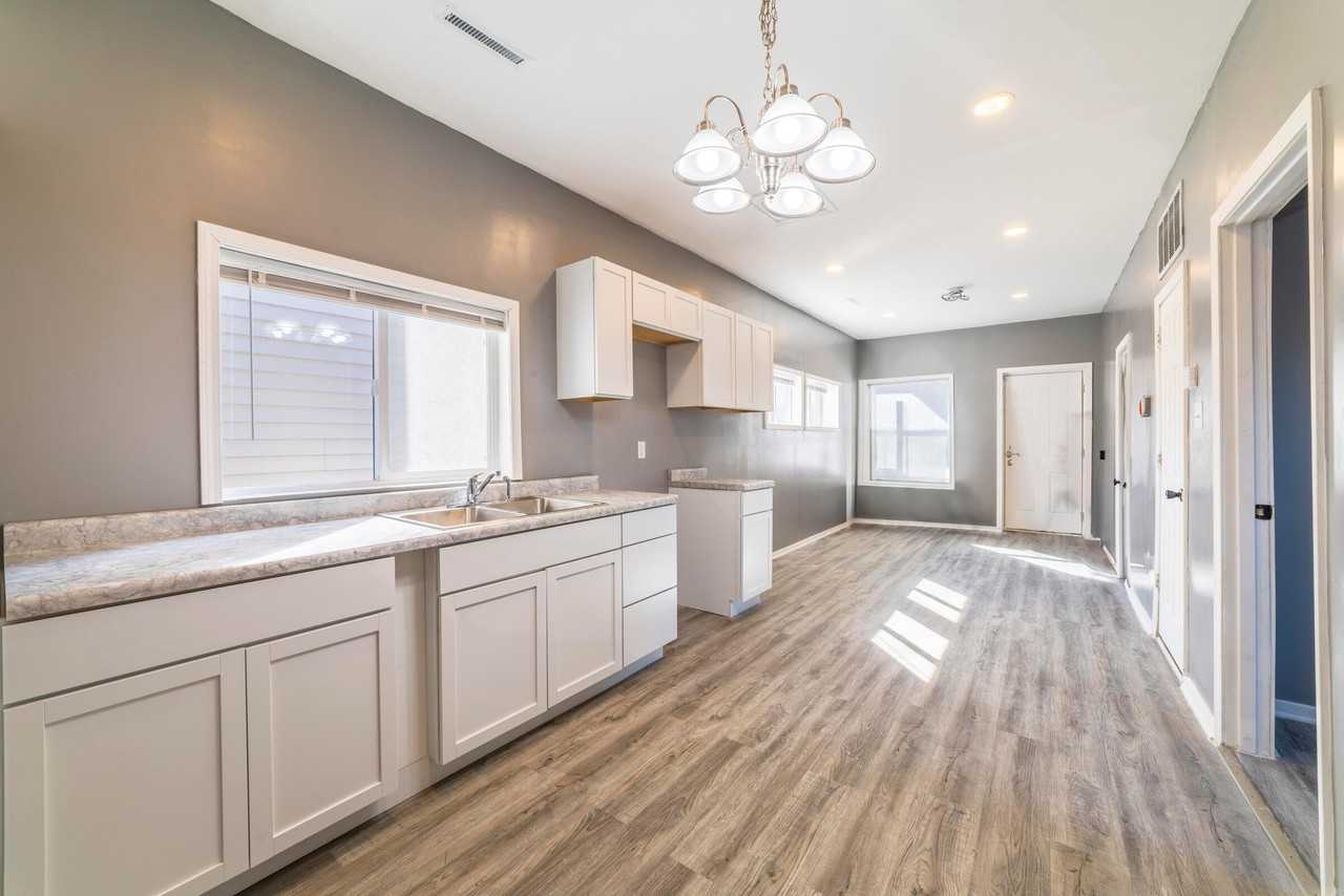 2549 Fillmore St - Photo 6 of 17