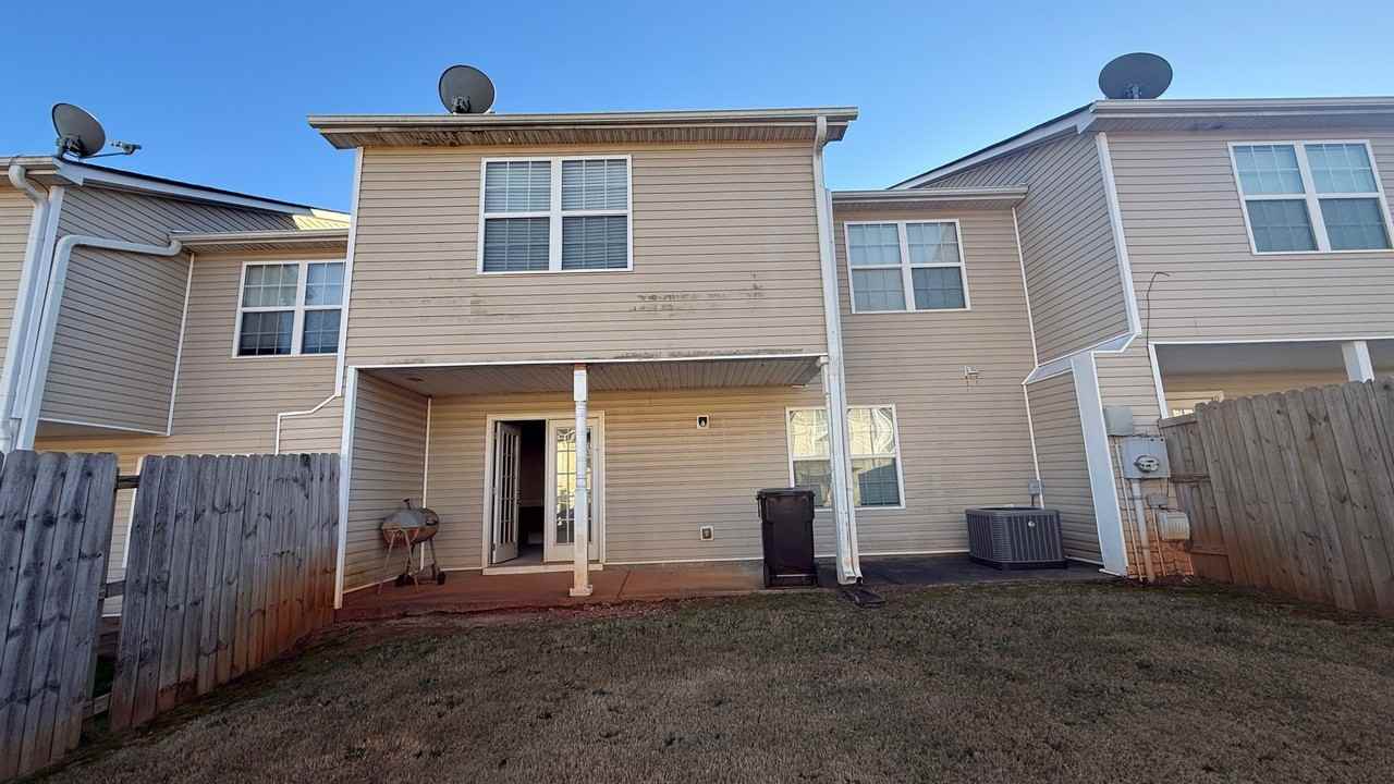 5025 Village Run Dr - Photo 2 of 15