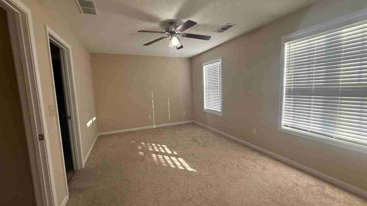 5025 Village Run Dr - Photo 5 of 15