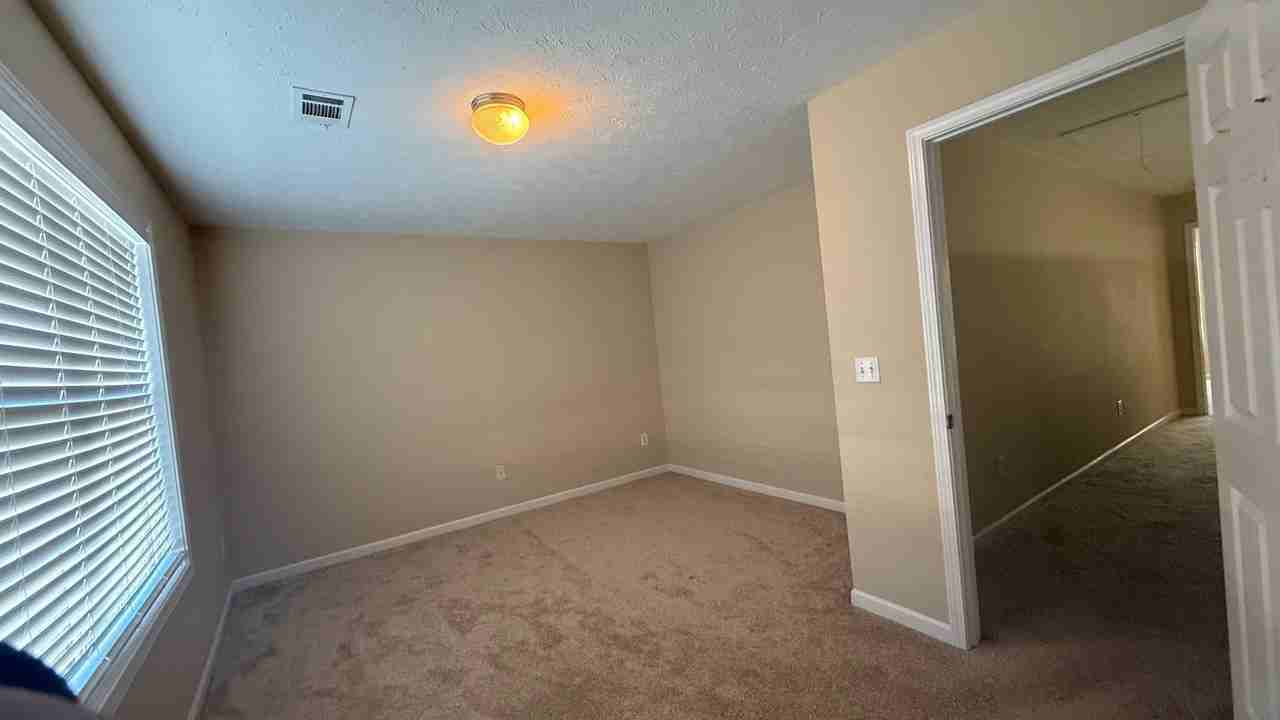 5025 Village Run Dr - Photo 6 of 15