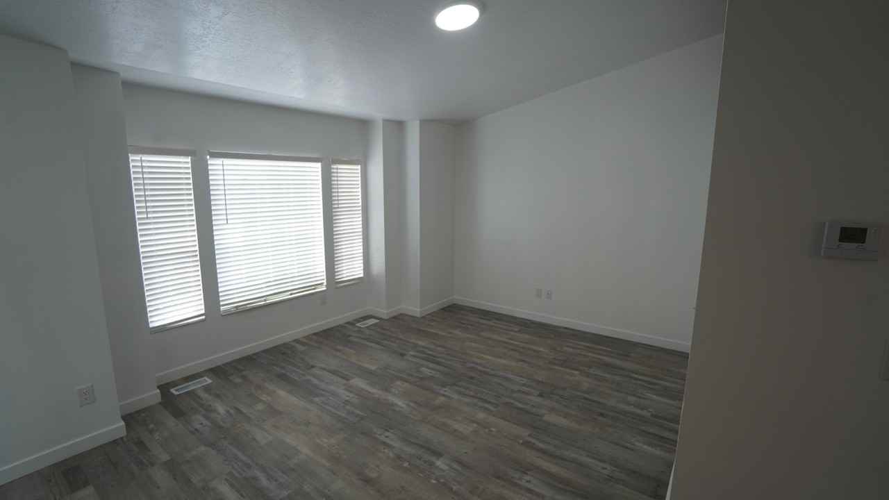 1784 Nw - Photo 2 of 27