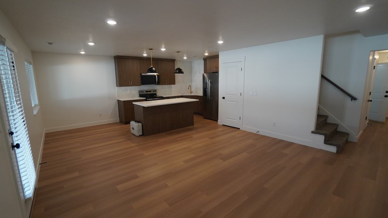 358 N Liberty Cove Dr - Photo 6 of 33