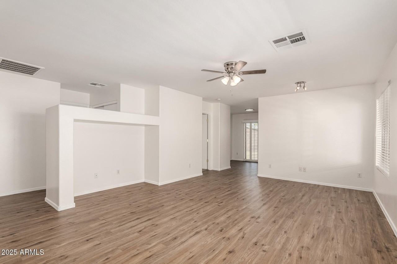 26135 W Runion Dr - Photo 6 of 26