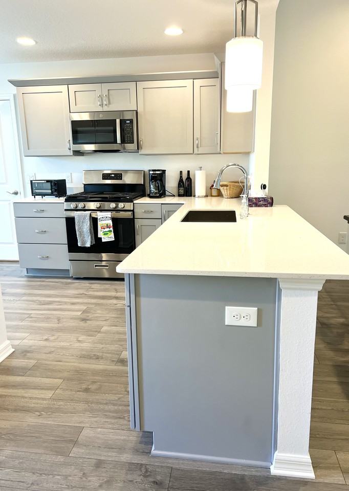 1690 Ethan Ln - Photo 3 of 40