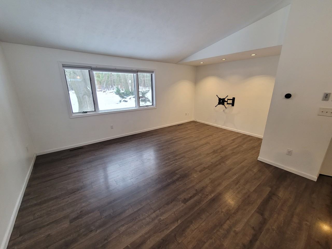 3521 Eastern Ave - Photo 3 of 19