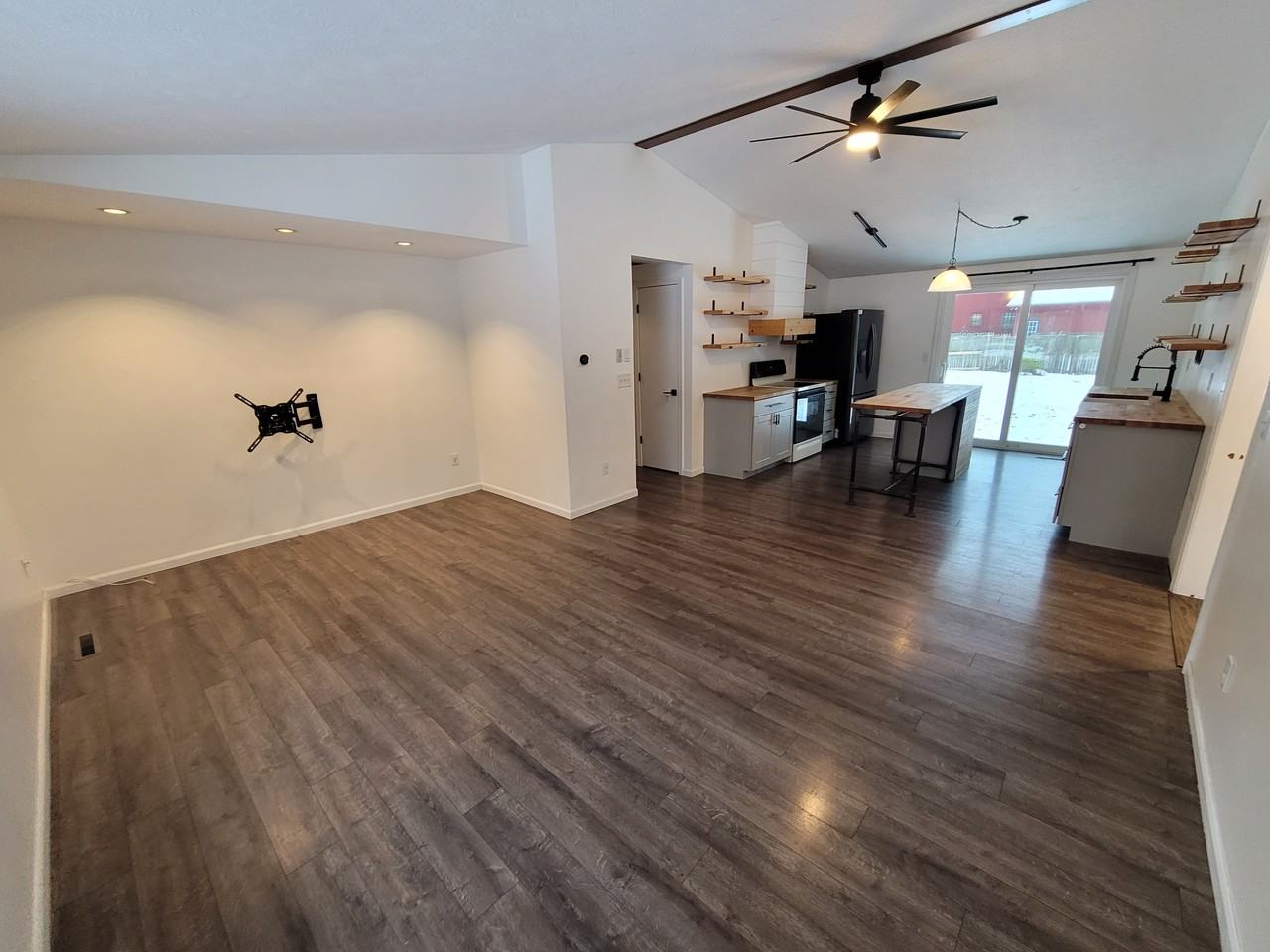 3521 Eastern Ave - Photo 4 of 19