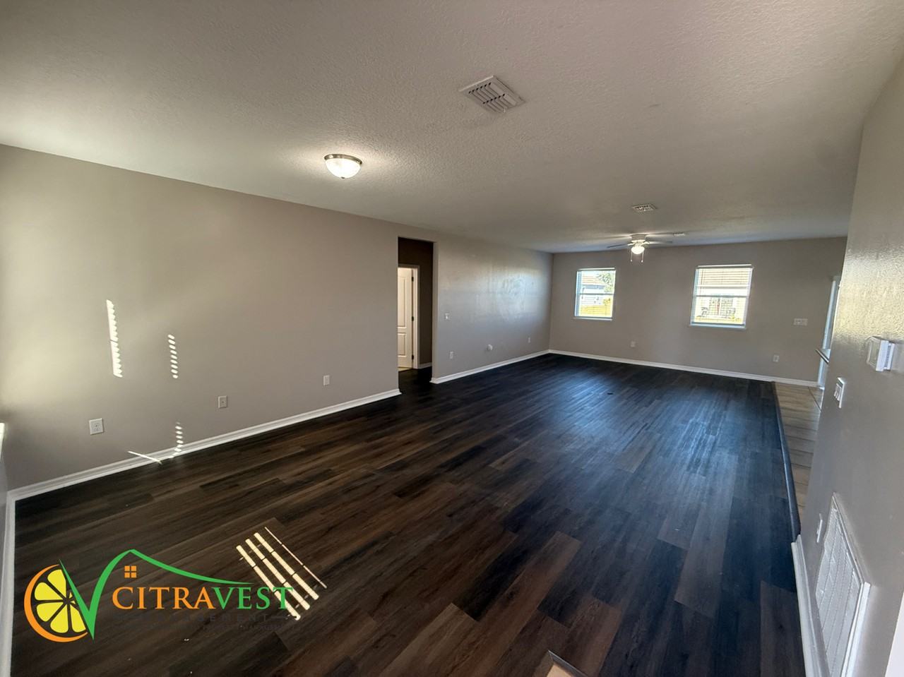 3308 Lynrock Ave - Photo 2 of 9