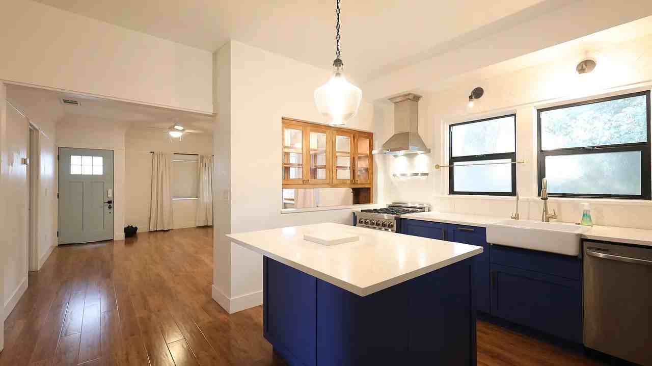 3624 34Th St - Photo 3 of 18