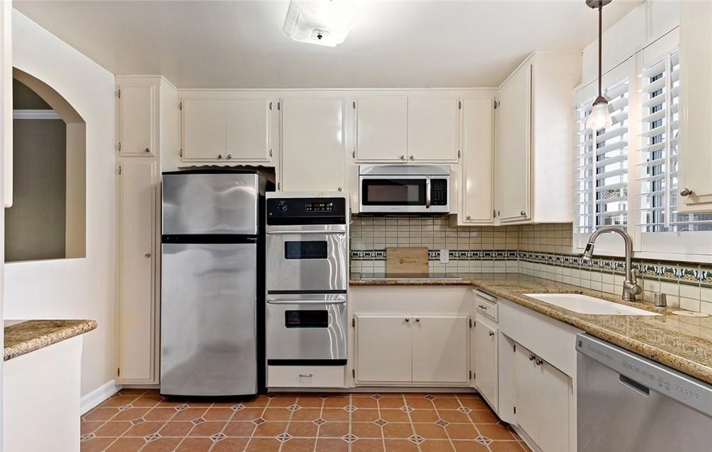 2027 E Appleton St - Photo 3 of 4