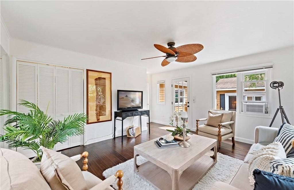 1590 Arroyo Dr - Photo 2 of 4