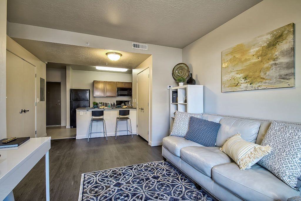 333 W Mifflin St - Photo 3 of 6