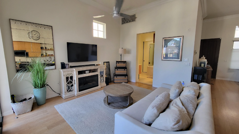 1318 Chino St - Photo 2 of 5