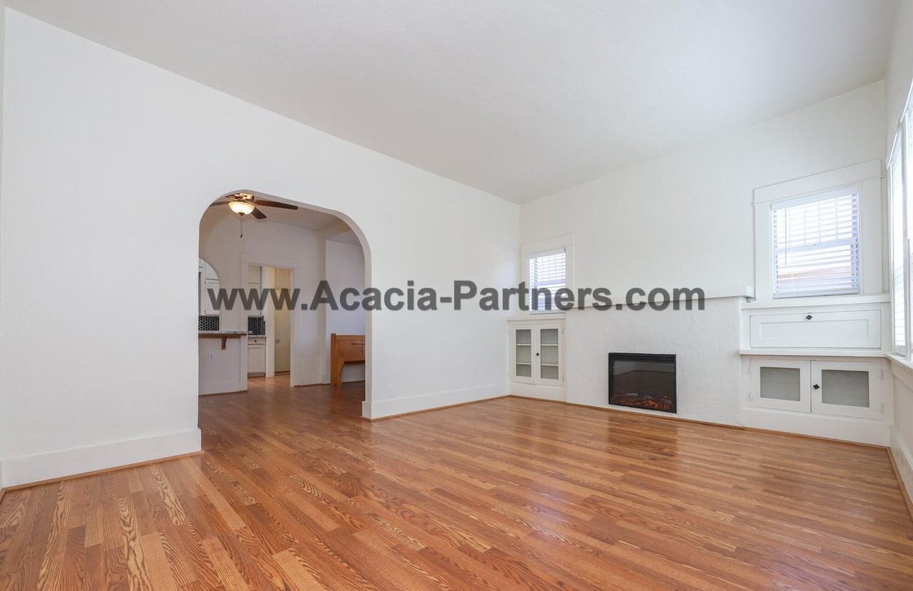 1227 N 1st Ave - Photo 4 of 25