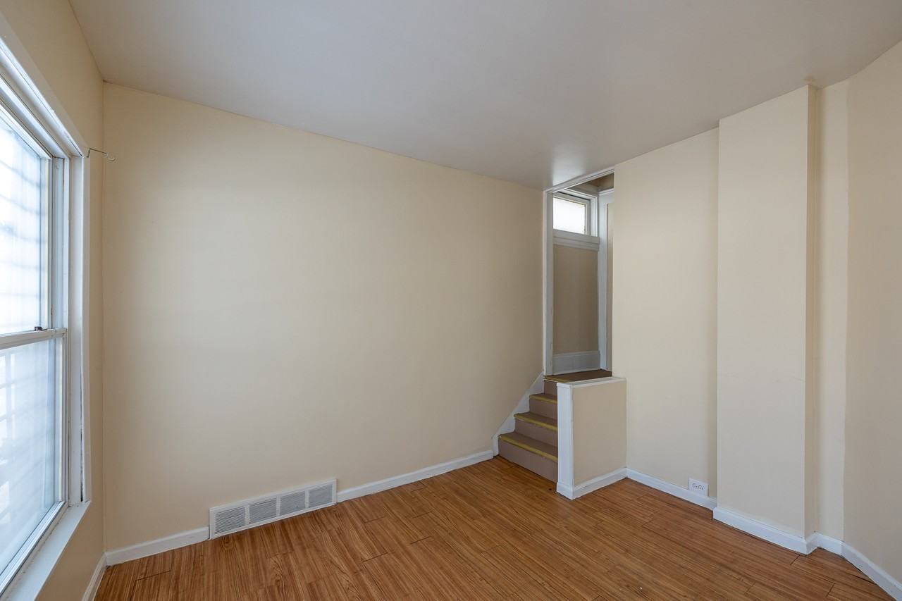 9701 Macon Ave - Photo 4 of 16