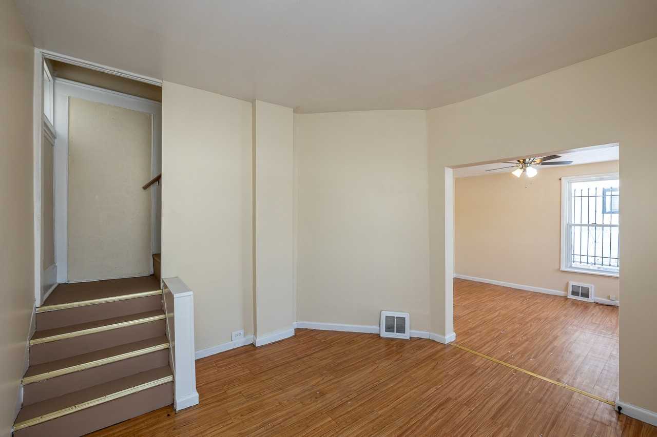 9701 Macon Ave - Photo 5 of 16