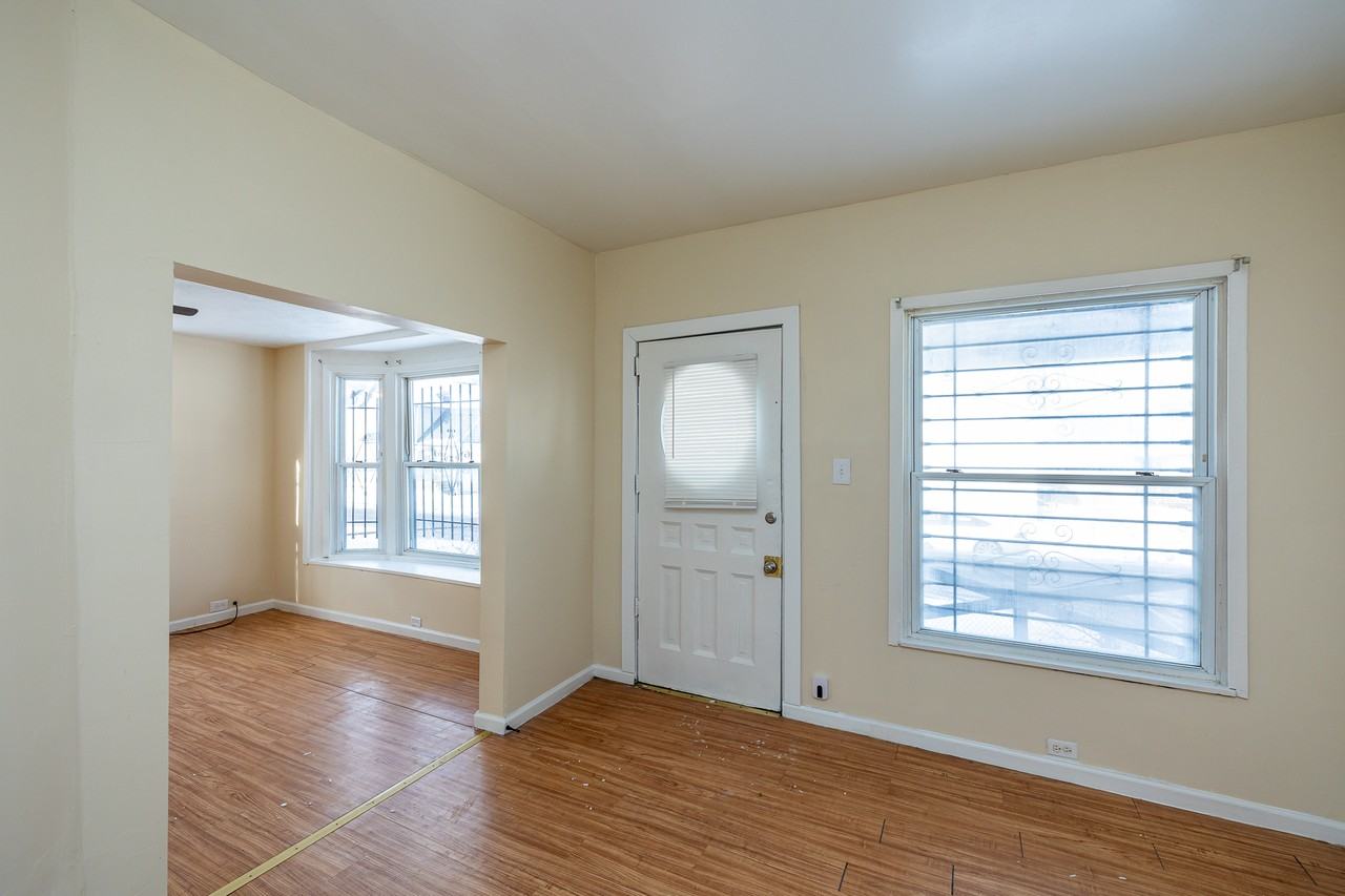 9701 Macon Ave - Photo 6 of 16