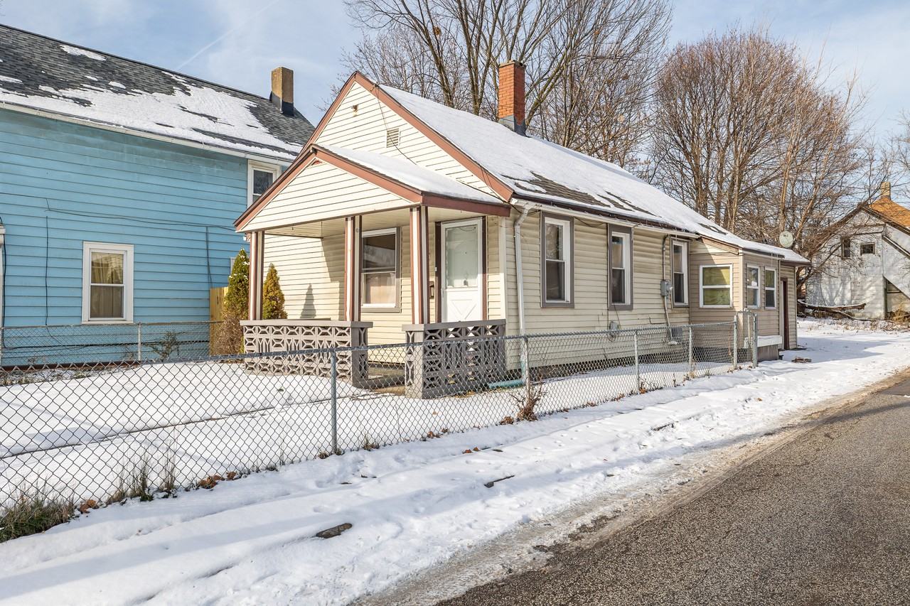 7600 Lawn Ave - Photo 2 of 16