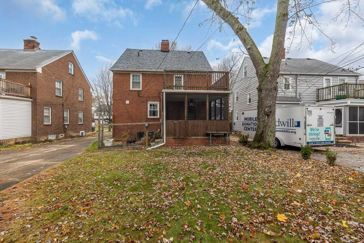 3748 Berkeley Rd - Photo 5 of 35