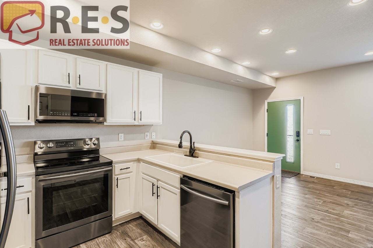 4767 Memphis St - Photo 3 of 17