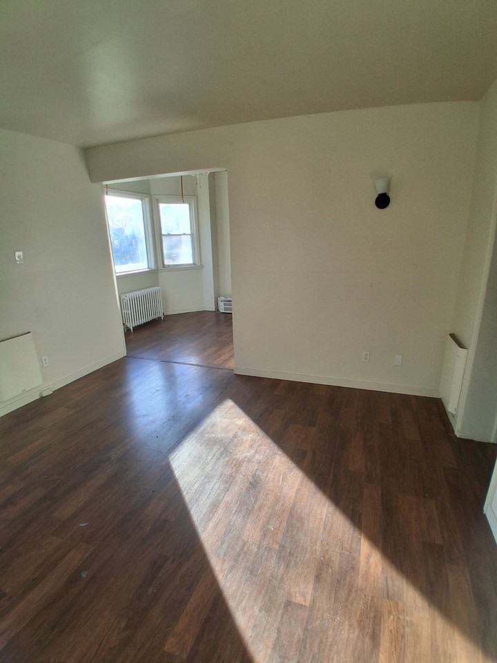 305 3Rd St N - Photo 5 of 21