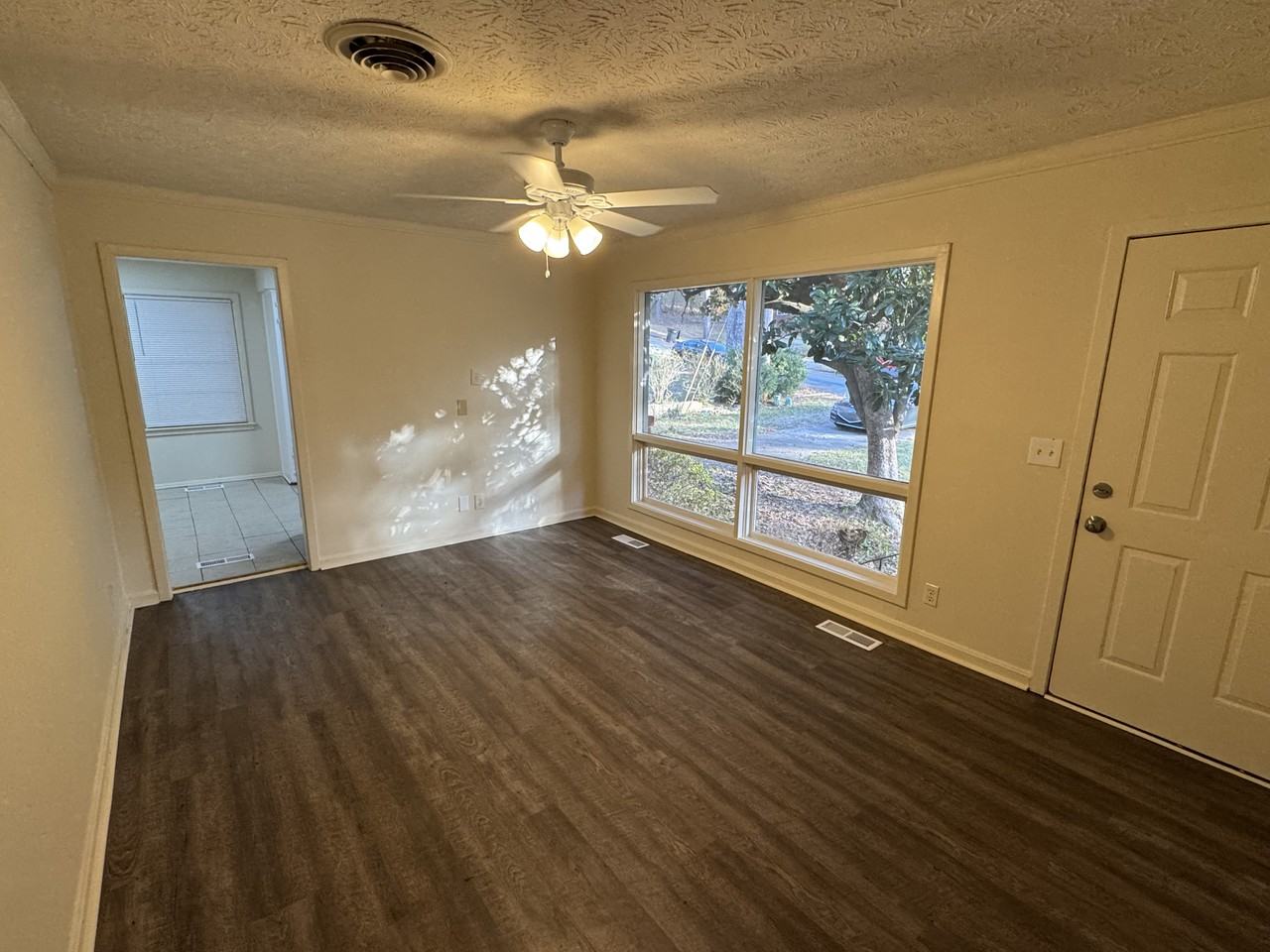 109 Wendell Dr - Photo 2 of 13