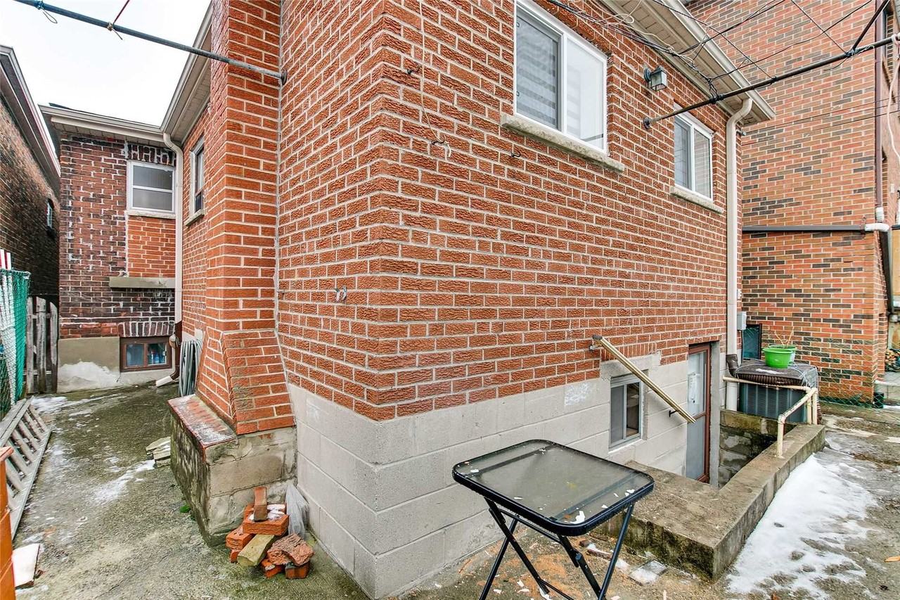 292 Silverthorn Avenue - Photo 6 of 6