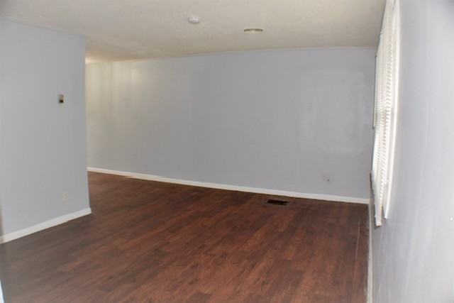 967 Duxberry Ave - Photo 5 of 27