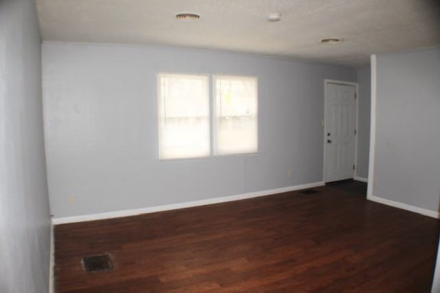 967 Duxberry Ave - Photo 6 of 27