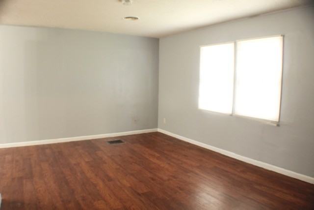 967 Duxberry Ave - Photo 7 of 27