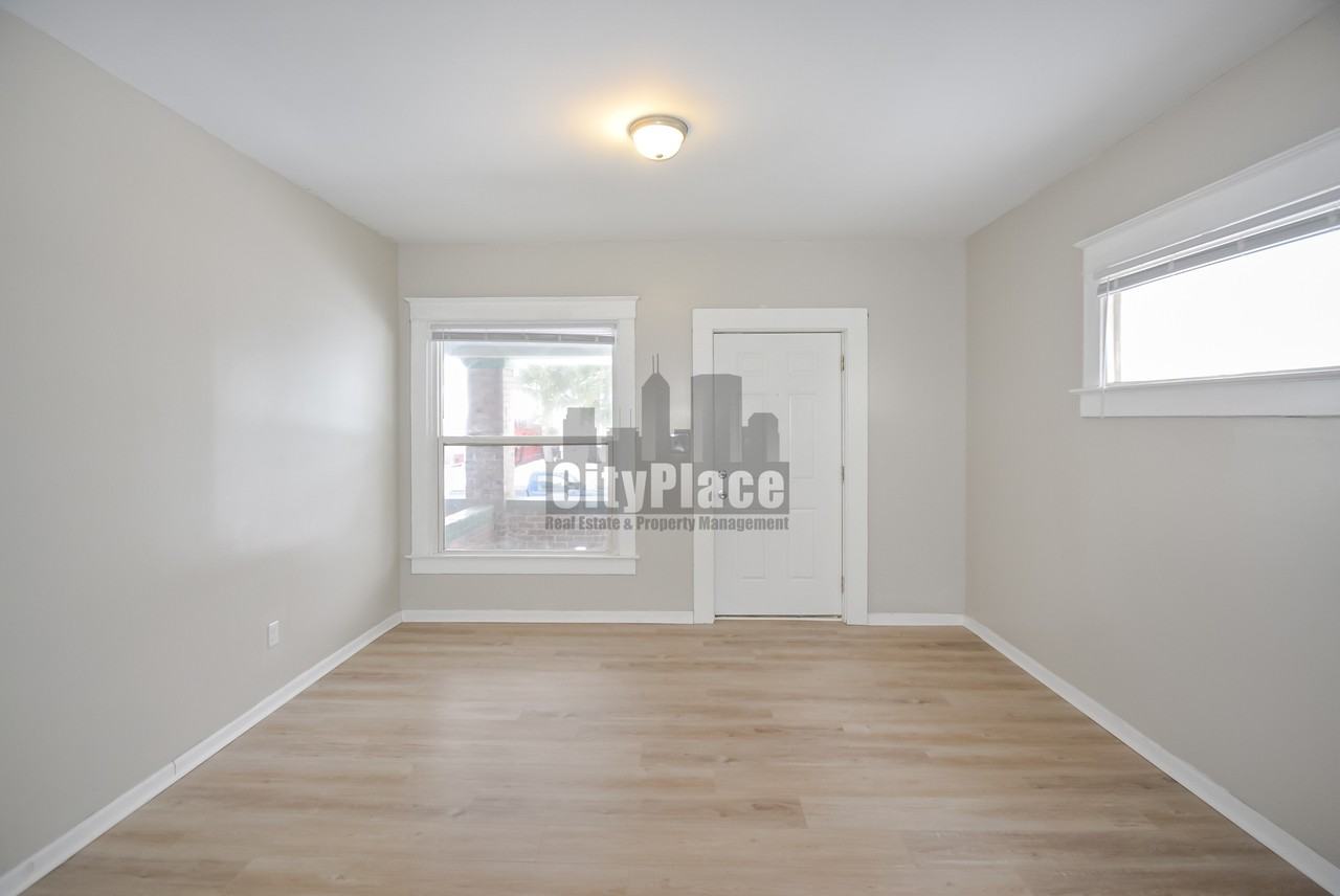 820 N Oakland Ave - Photo 7 of 20