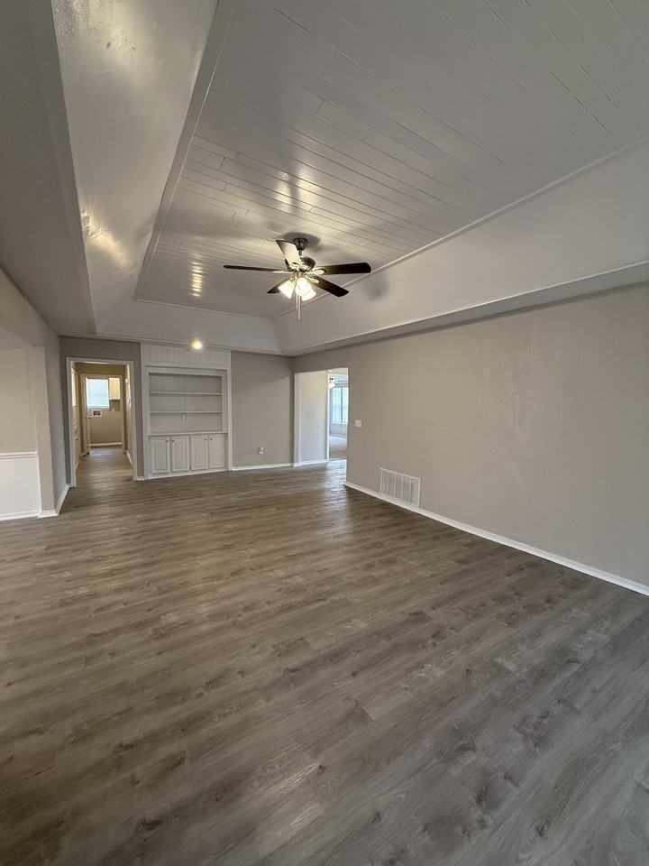 7413 Nw 125th St - Photo 7 of 21