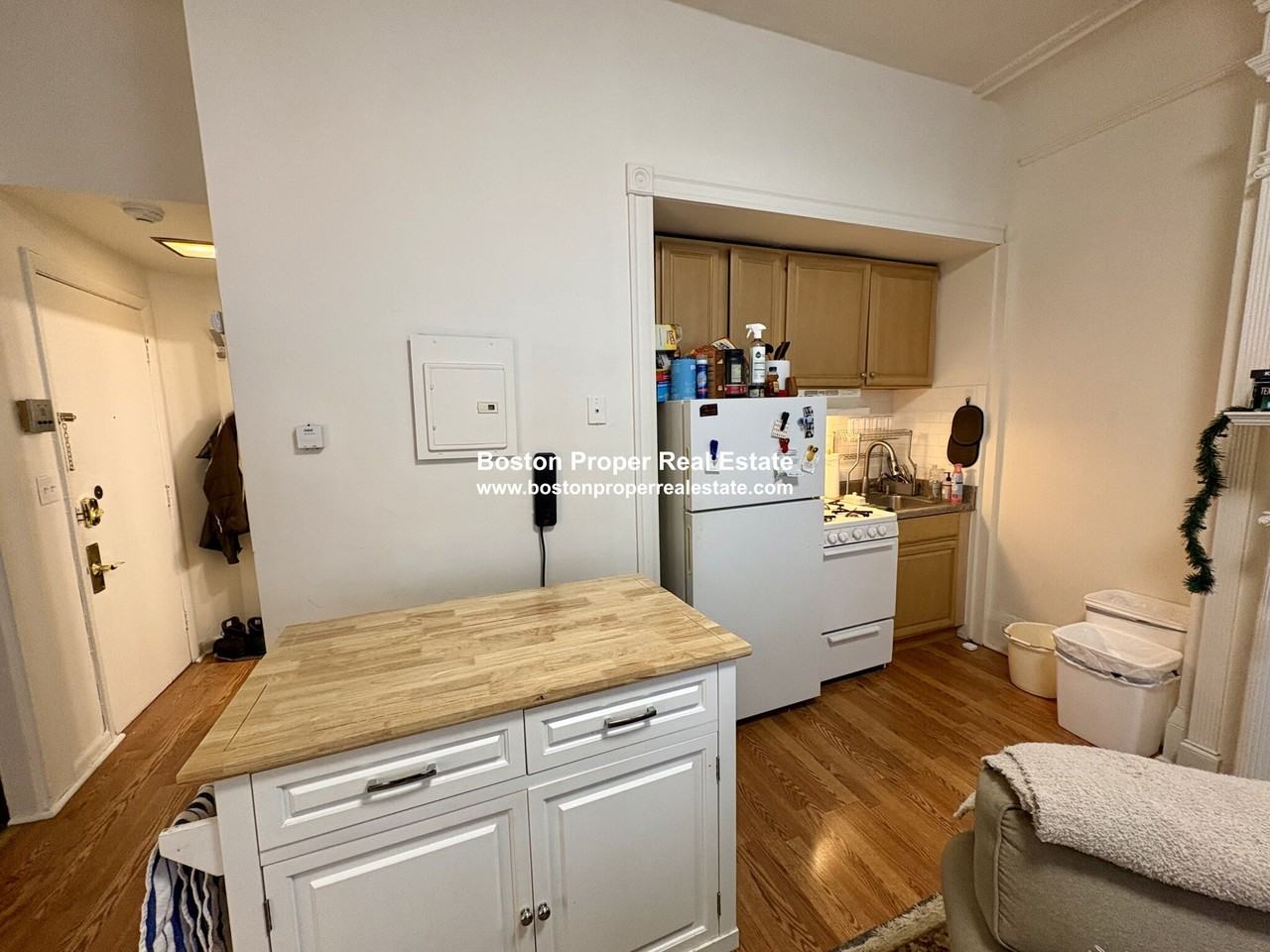 30 Bay State Rd #2F - Photo 4 of 13