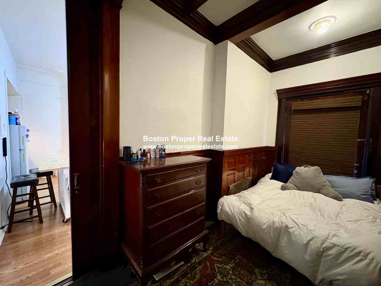 30 Bay State Rd #2F - Photo 5 of 13