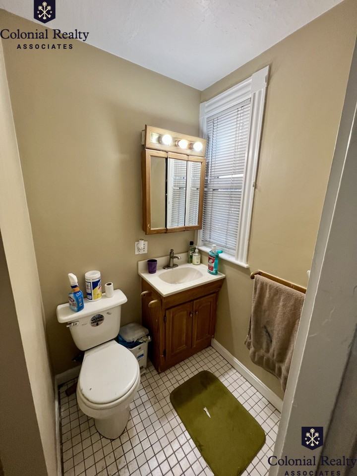 40 Hooker St #1 - Photo 2 of 30