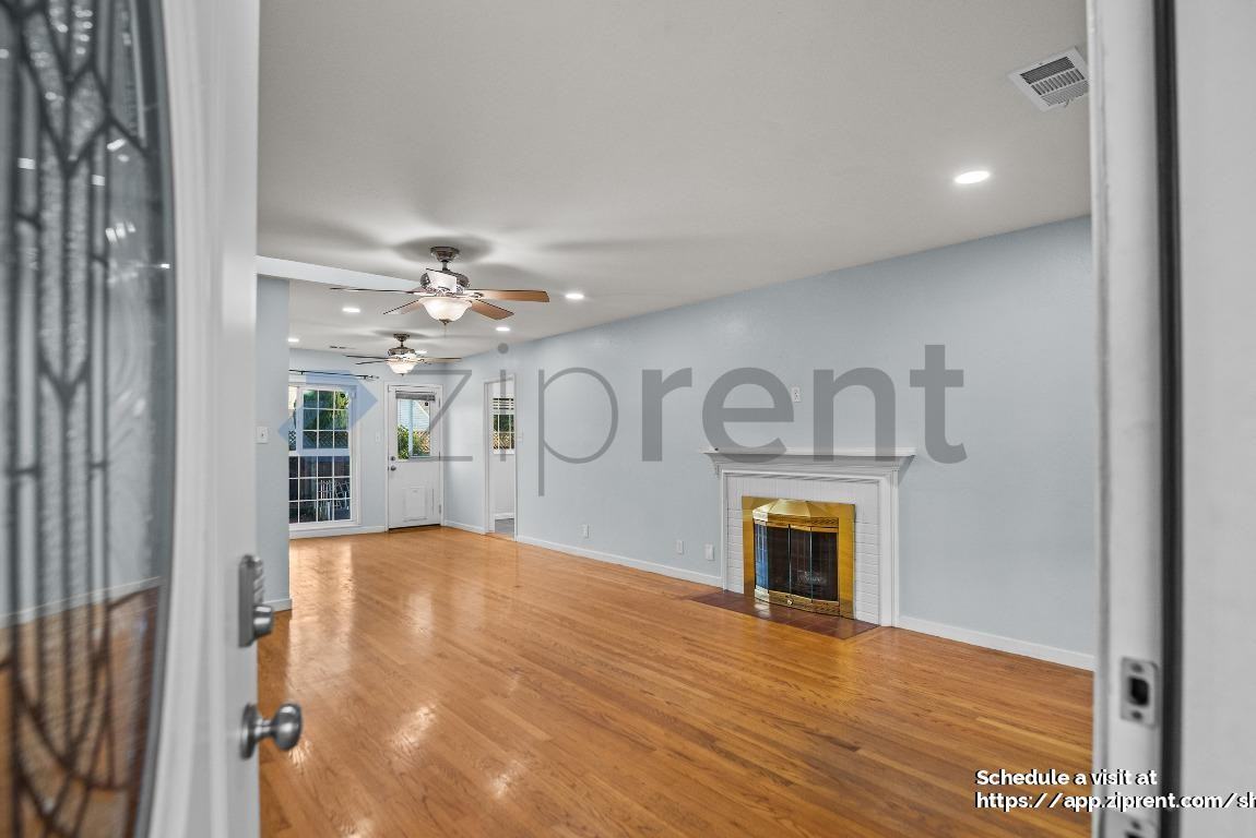 3848 James Ave - Photo 4 of 32