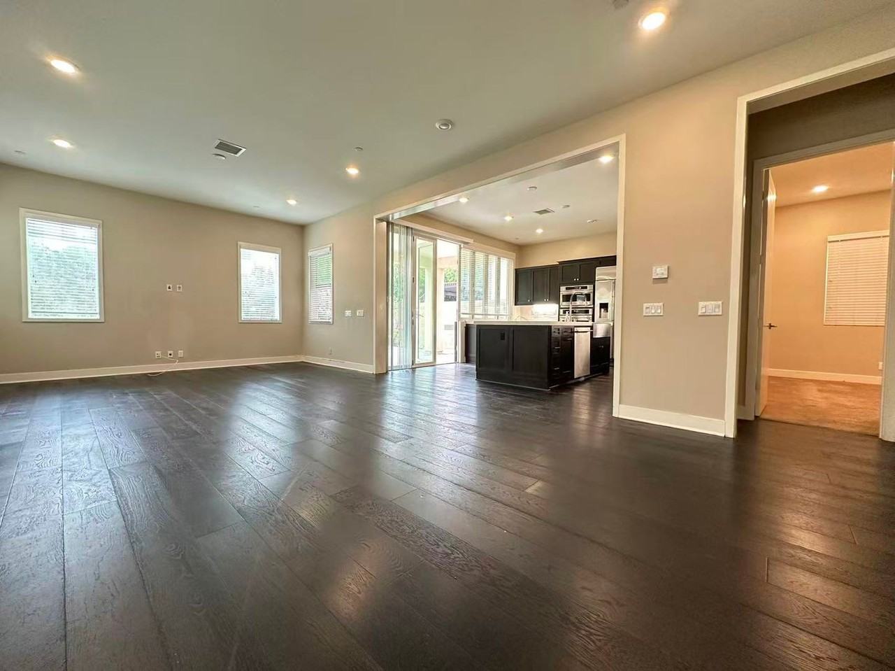 140 Crossover - Photo 2 of 23