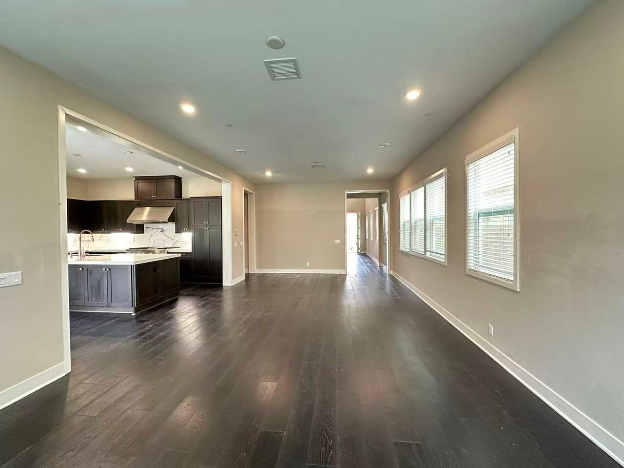 140 Crossover - Photo 3 of 23